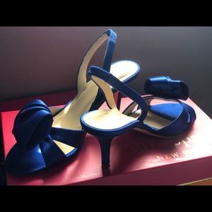 Cute 1.5 inch high heel!
